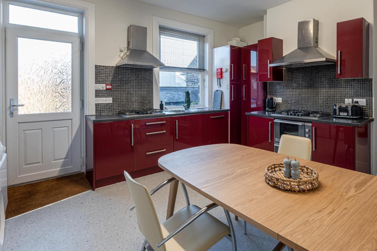 Stunning 5 Bedroom 5 En-Suite Victorian House In Харрогейт Экстерьер фото